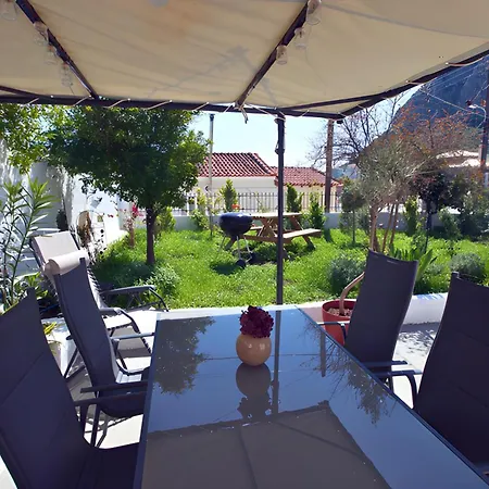 Nafplio Cottage-grandma's Yard