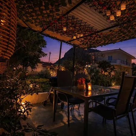 Ferienhaus Nafplio Cottage-grandma's Yard