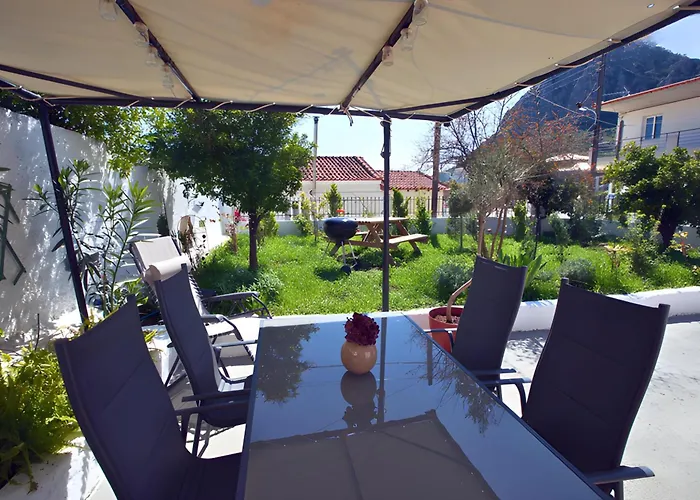 Nafplio Cottage-grandma's Yard